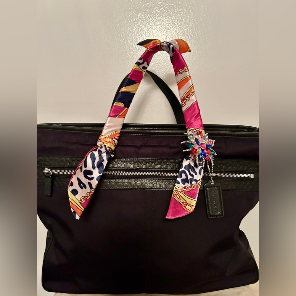 Coach “Glow Up” Julia Opt Art Vintage carry all. - Picture 6 of 14